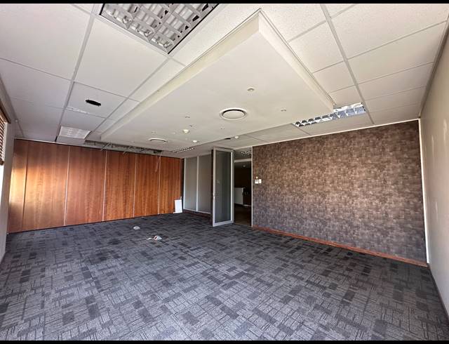 430M² OFFICE TO LET IN ECO PARK ESTATE